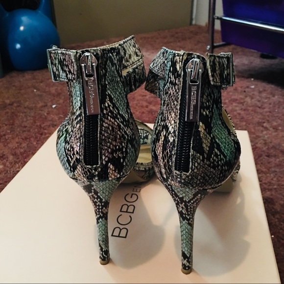 BCBG multi colored heels. Sz 8 worn once! - Picture 4 of 5